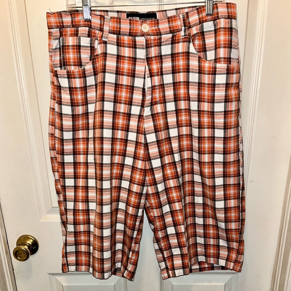 OLD SKOOL Men’s Plaid Shorts. Waist 34. Inseam 14.
